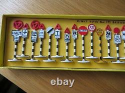 Dinky Toys British Road Signs 772 Meccano Ltd Boxed Duncan Ferguson Full 24 Set