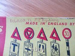 Dinky Toys British Road Signs 772 Meccano Ltd Boxed Duncan Ferguson Full 24 Set