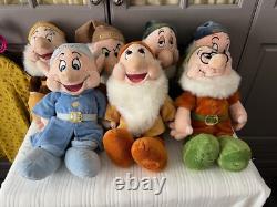 Full set of Disney store 7 dwarfs in excellent condition