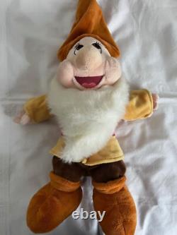 Full set of Disney store 7 dwarfs in excellent condition