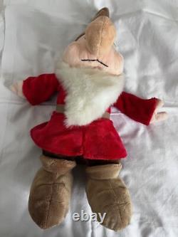Full set of Disney store 7 dwarfs in excellent condition