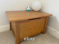 Mamas and Papas ocean oak FULL SET. Chest of drawers, and Toy Box. Birmingam