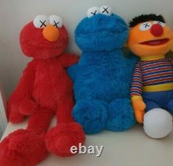 Ensemble Complet De 5x Nouveau Avec Tags Uniqlox Kaws X Sesame Street Plush Toys Bert Ernie