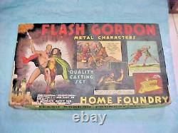 Moule de soldat en plomb Flash Gordon des années 1930 avec boîte originale N° 4620 ensemble complet