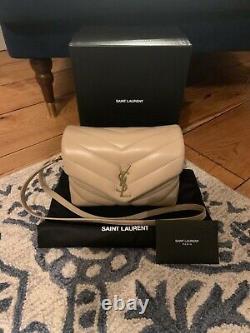 Saint Laurent Toy Loulou Bag, Never Worn, Livré Avec L'ensemble Complet Incluant Le Reçu